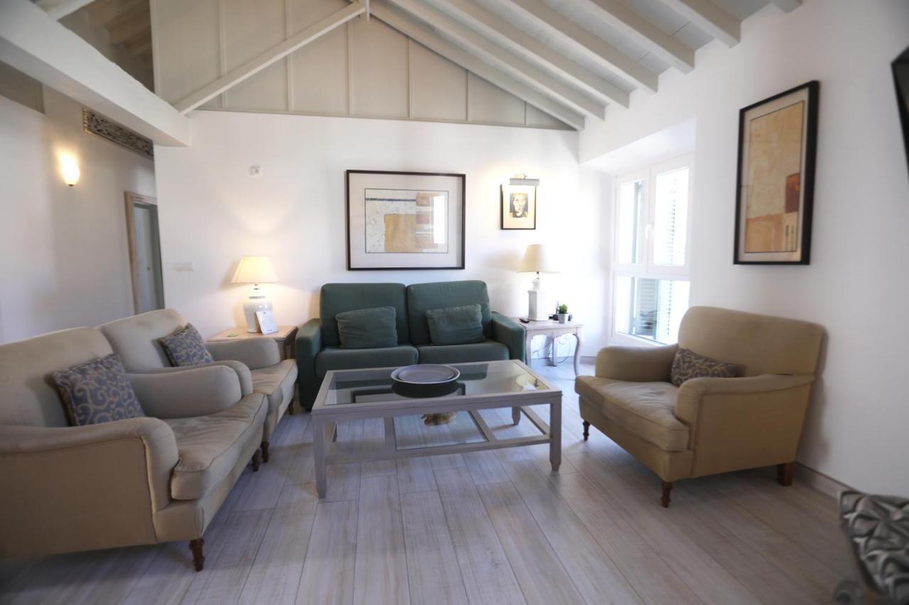 Apartamento Mar De Alboran Malaga Bagian luar foto