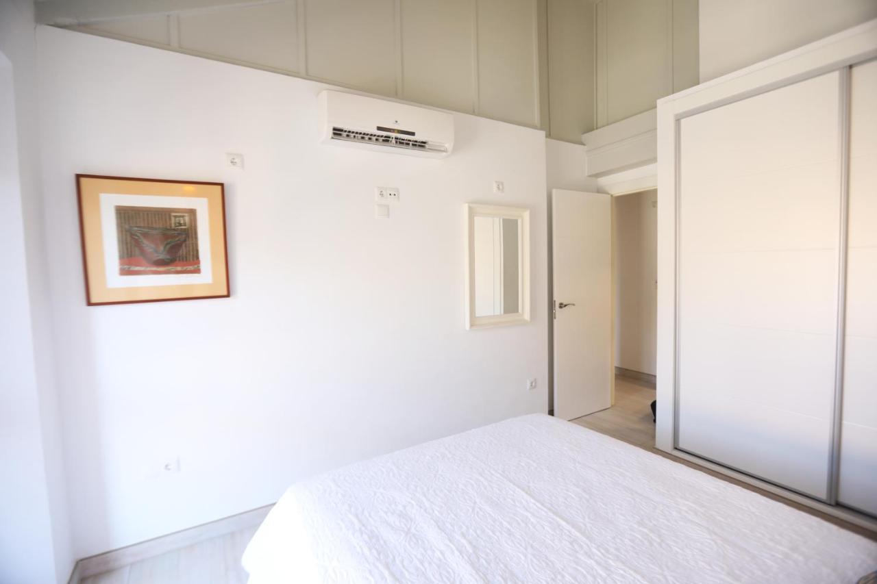 Apartamento Mar De Alboran Malaga Bagian luar foto